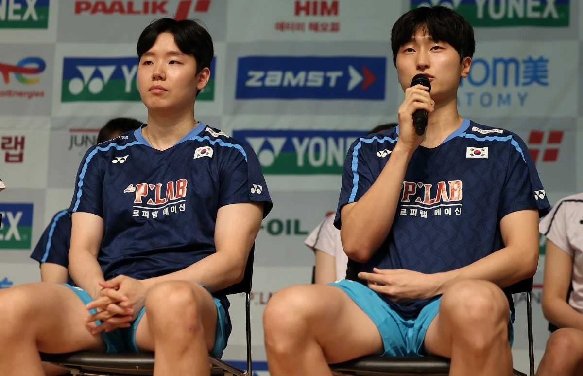  박주봉 감독이 이끄는 대한민국 배드민턴 대표팀은 8일 충북 진천 국가대표선수촌에서 열린 미디어데이에 참석해 오는 19일 개막하는 아이치·나고야 아시안게임을 앞둔 각오와 목표를 밝혔다. 이번 대회에서 대한배드민턴협회가 내건 목표는 금메달 3개, 은메달 1개, 동메달 2개다. 박주봉호는 여자단식 세계랭킹 1위 안세영과 남자복식 세계랭킹 1위 서승재-김원호 조 등을 앞세워 금메달 사냥에 나선다. 연합뉴스