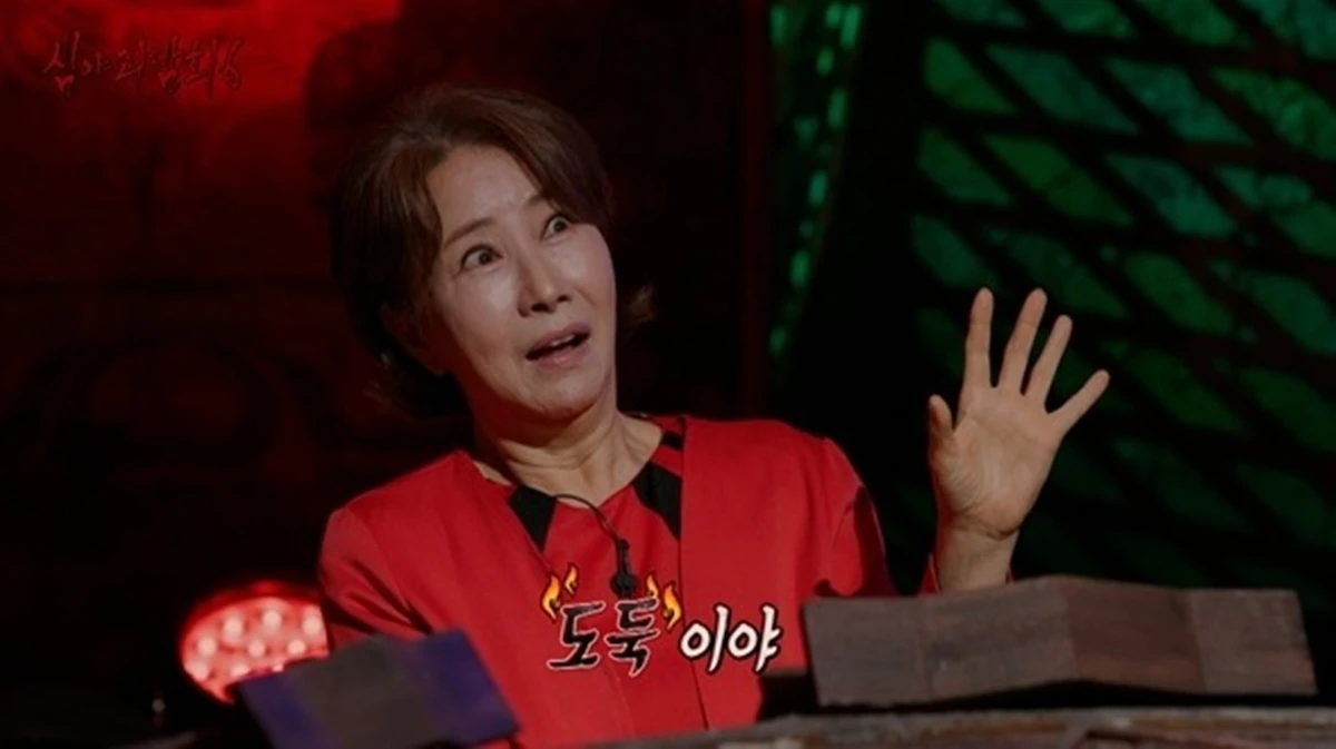 배우 송옥숙이 지인의 죽음을 예고한 듯한 섬뜩한 예지몽 경험담을 털어놓았다.