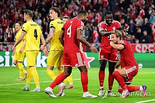 김민재가 2경기 연속 결장한 가운데 독일 명문 바이에른 뮌헨이 올 시즌 유럽축구연맹(UEFA) 챔피언스리그 첫 경기에서 지난 시즌 대회 돌풍의 팀이었던 보되/글림트(노르웨이)를 5-0으로 대파하며 챔피언스리그 우승을 향한 첫 걸음을 순조롭게 내디뎠다. 팀은 대승을 거뒀지만, 지난 경기에 이어 또다시 공식전에서 출전 기회를 받지 못한 김민재는 편하게 웃지 못했다. 사진 연합뉴스