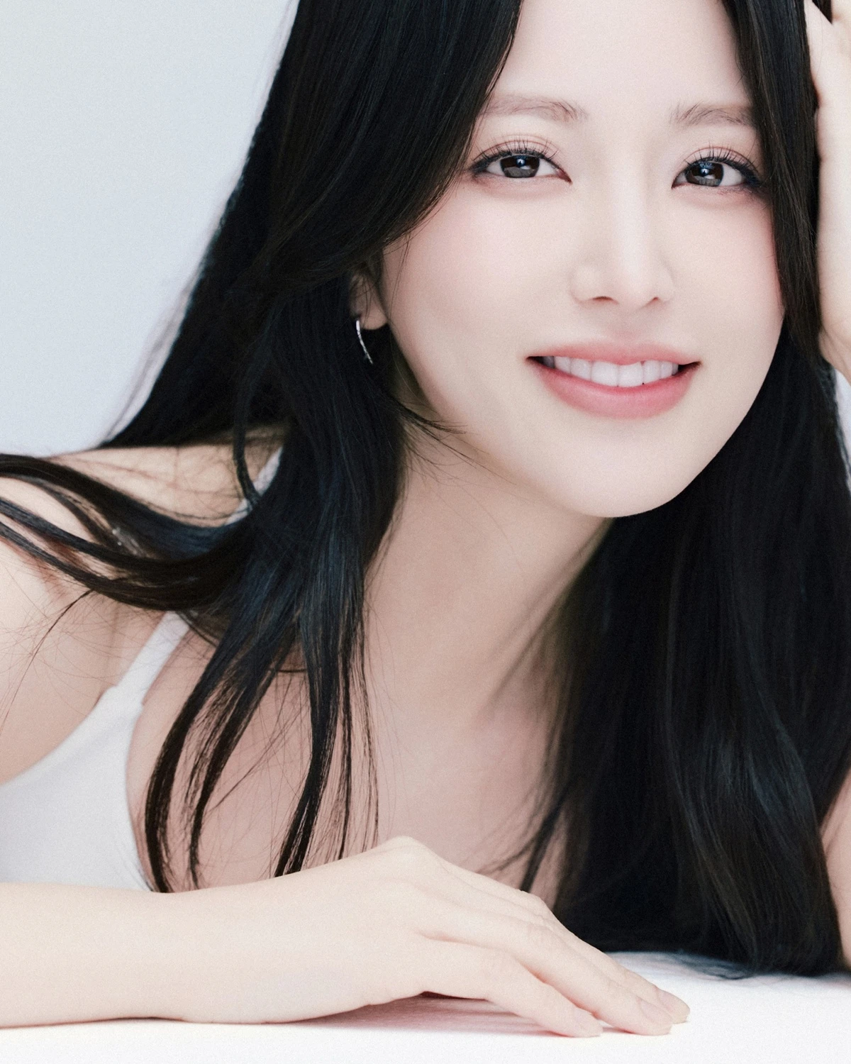 일본 아나운서 출신 방송인 아사코가 SM C&C와 전속계약을 체결했다.