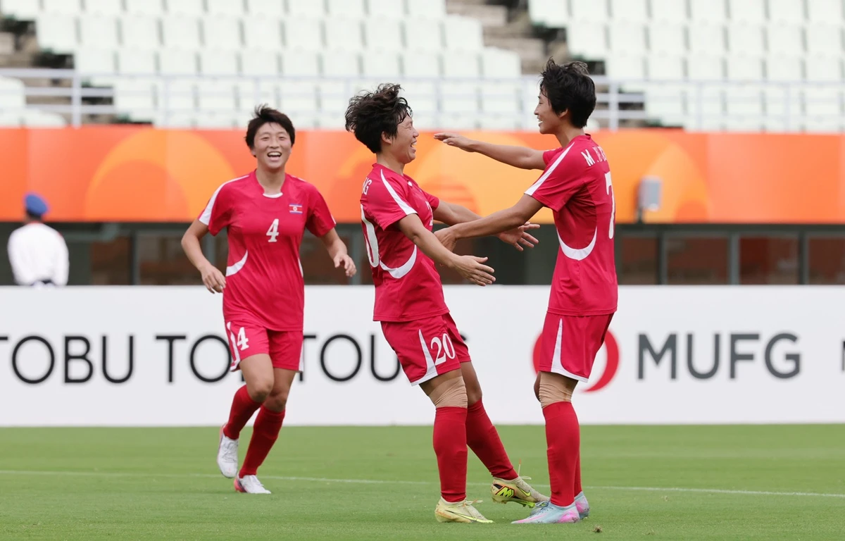 북한 여자 축구 국가대표팀이 14일 일본 오사카의 나가이 스타디움에서 열린 2026 아이치·나고야 아시안게임 여자 축구 조별리그 F조 1차전에서 방글라데시를 10-0으로 이겼다. 사진 연합뉴스