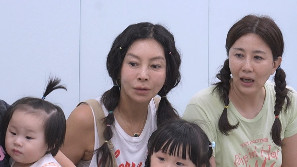 배우 황신혜가 육아 베테랑 면모를 자랑한다.