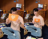 이종석, 아이유와 결별 후 첫 생일…팬들 편지에 둘러싸여 '미소', 근황 전했다 [★해시태그]