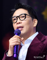 MC몽 알바 3개 한다고? 듣더니 돈다발 꺼냈다…축제 무대서 대학생에 등록금 선물