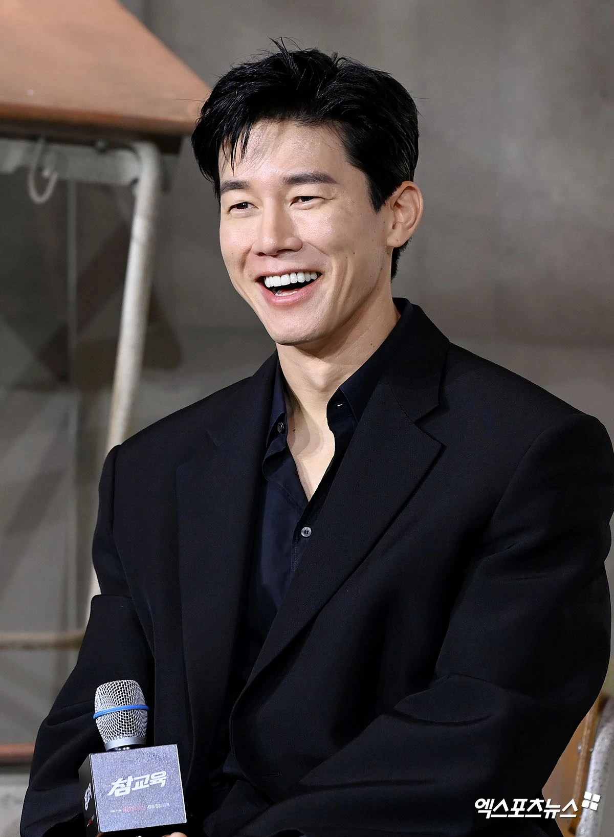 배우 김무열