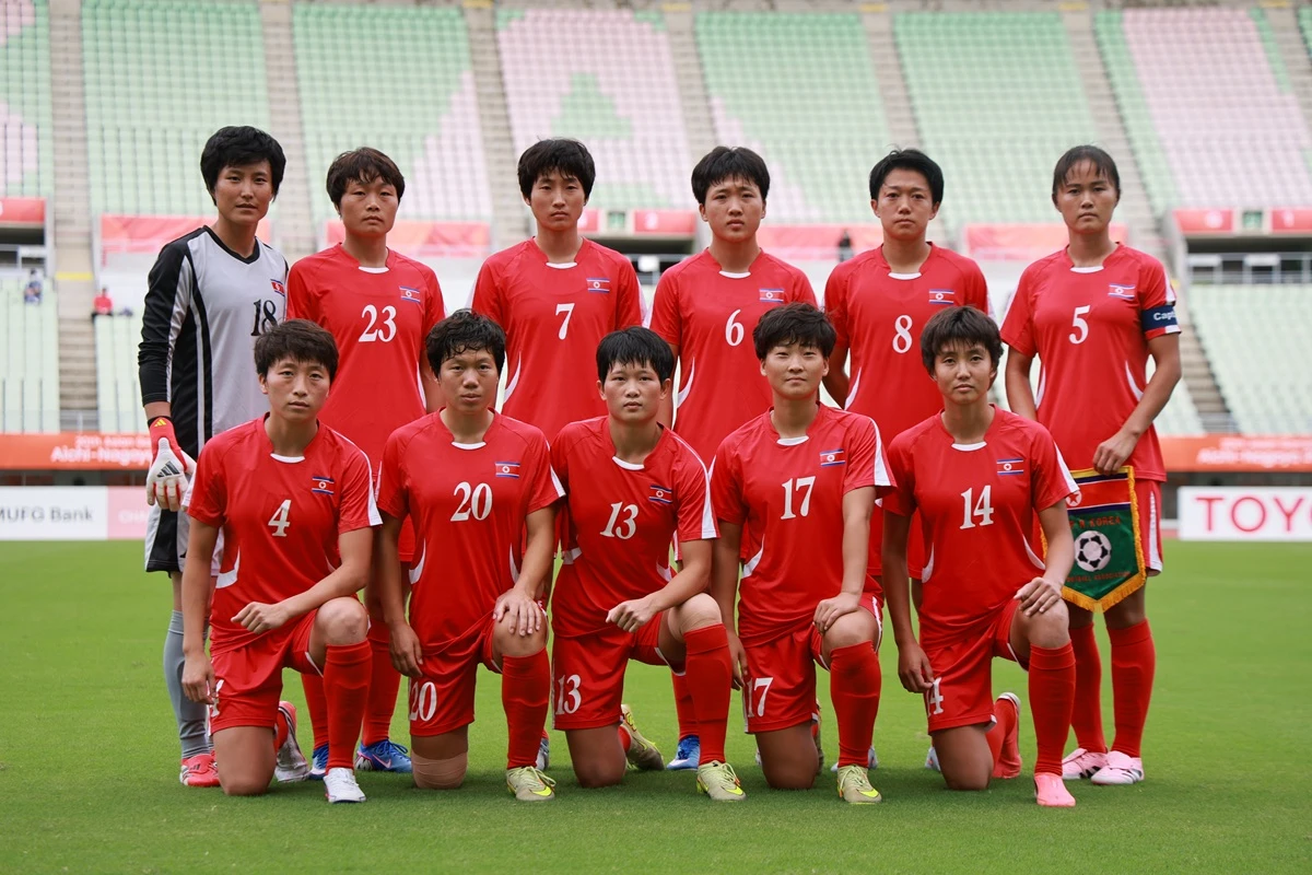 박성진 감독이 이끄는 북한 여자축구 국가대표팀이 17일 일본 오사카의 얀마 스타디움 나가이에서 열린 2026 아이치·나고야 아시안게임 여자축구 조별리그 F조 2차전에서 미얀마를 8-0으로 이겼다. 오는 21일 한국과의 남북대결을 앞두고 빼어난 경기력을 보여줬다. 사진 연합뉴스