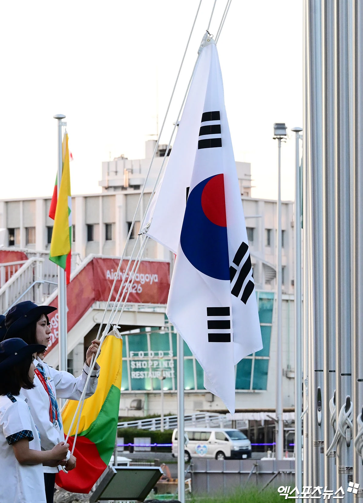 '2026 아이치·나고야 아시안게임' 개막을 앞둔 17일 일본 나고야 항 인근에서 진행된 대한민국 선수단의 입촌식에 이상현 선수단장 및 대한체육회 관계자들이 참석했다. 사진 박지영 기자