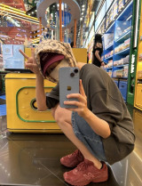 "아이유, 옷 못 입는다"던 상하이 여행룩 직접 해명…"평소엔 안 그래요, 몰래 나가느라" [엑's 이슈]
