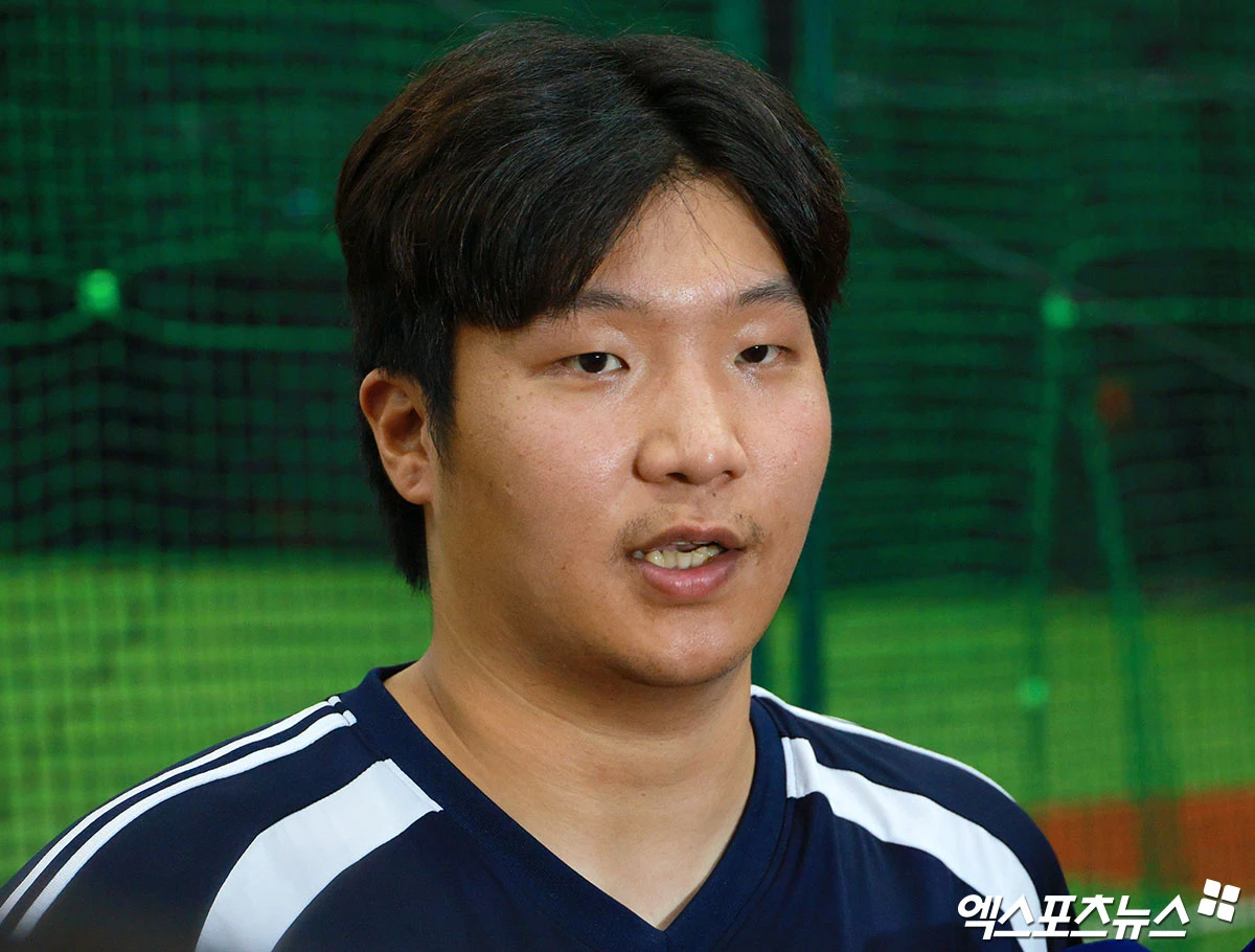 대한민국 야구 국가대표팀 내야수 문보경이 19일 일본 도요카와에서 진행된 훈련을 마친 뒤 2026 아이치·나고야 아시안게임을 앞둔 각오를 밝혔다. 사진 김한준 기자
