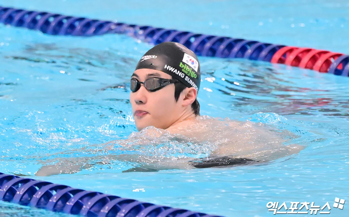 한국 수영 간판 황선우가 20일 일본 도쿄 아쿠아틱스센터에서 열린 2026 아이치·나고야 아시안게임 수영 경영 남자 자유형 100m 예선에서 48초13에 골인해 전체 2위를 차지했다. 이 종목 한국기록 보유자 김영범은 48초34로 경기를 마쳐 예선 전체 3위로 결승행 티켓을 얻었다. 예선 1위는 세계기록 보유자인 판잔러(중국·48초07)에게 돌아갔다. 결승은 같은 날 오후 5시53분에 열린다. 엑스포츠뉴스DB