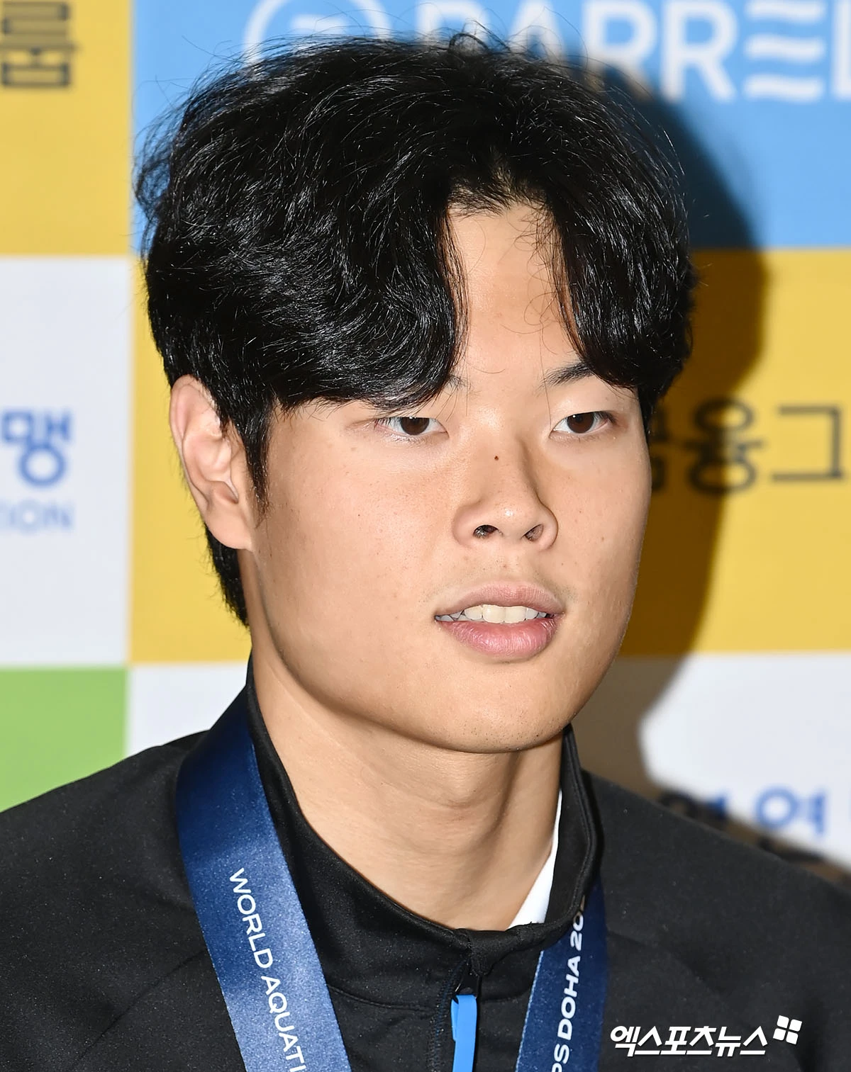 2024 도하 세계수영선수권대회를 마친 대한민국 경영 국가대표팀이 19일 오후 인천국제공항을 통해 귀국했다. 경영대표팀 이호준이 취재진과 인터뷰를 갖고 있다. 엑스포츠뉴스 DB