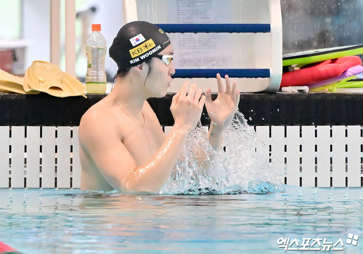 20일 오후 충북 대한체육회 진천국가대표선수촌에서 열린 2026 아시안게임 대한민국선수단 D-30 미디어데이, 수영 대표팀 황선우가 훈련에 임하고 있다. 엑스포츠뉴스 DB