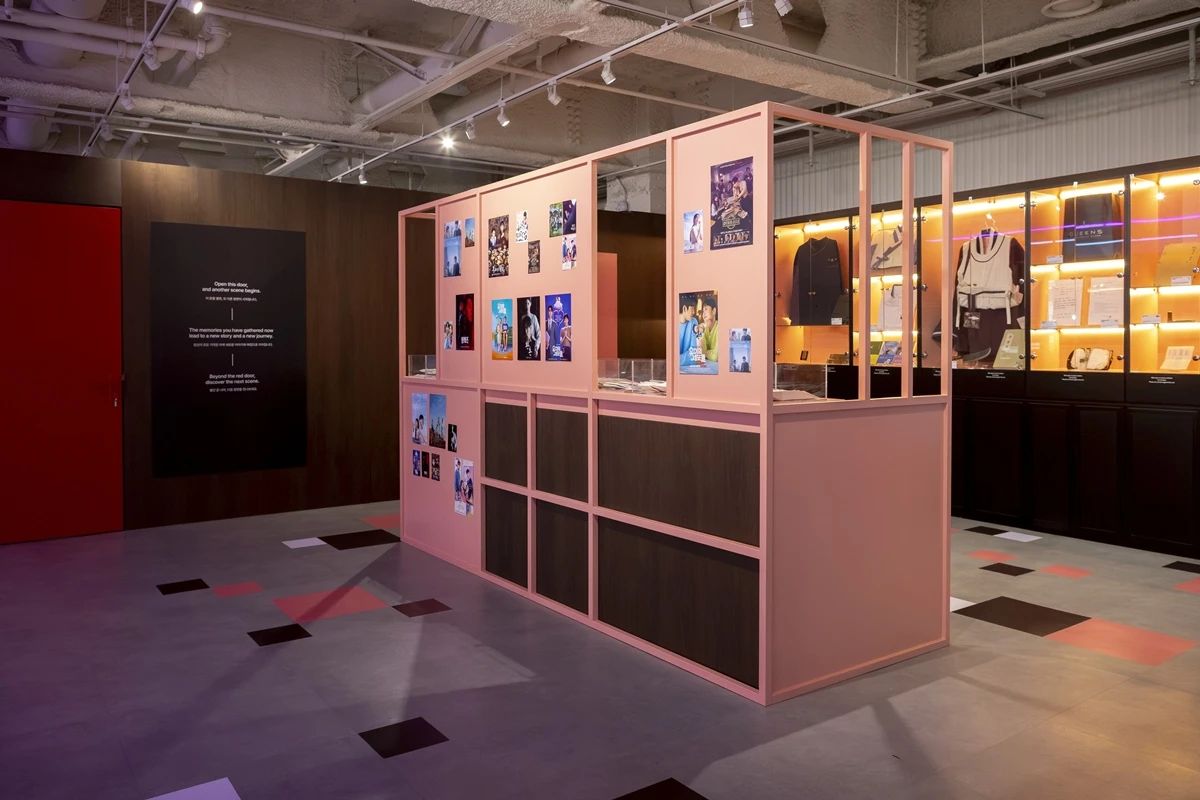 전 세계 시청자들의 사랑을 받은 히트 K-드라마 40여 편을 한자리에서 만나볼 수 있는 특별한 전시가 서울에서 열린다.