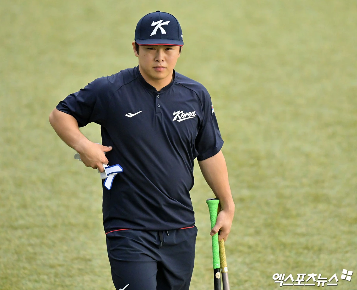 대한민국 야구 국가대표팀 외야수 문현빈(한화 이글스)이 21일 일본 아이치현 오카자키 시민구장 야구장에서 열리는 대만과의 2026 아이치·나고야 아시안게임 조별리그 B조 1차전에 2번타자 겸 좌익수로 선발 라인업에 이름을 올렸다. 사진 김한준 기자
