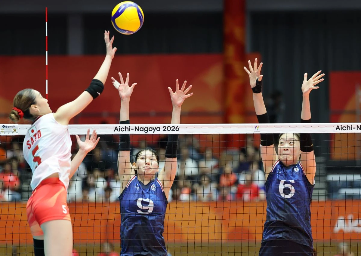 차상현 감독이 이끄는 대한민국 여자배구 대표팀(세계랭킹 28위)은 21일(한국시간) 일본 아이치현 고마키의 파크 아레나 고마키에서 열린 2026 아이치·나고야 하계아시안게임 여자배구 준결승에서 개최국 일본(6위)에 세트스코어 0-3(20-25 22-25 16-25)으로 패했다. 금메달 도전은 끝났지만 차상현호는 오는 22일 태국과 동메달을 두고 8년 만의 아시안게임 메달에 도전한다. 연합뉴스