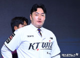 고교 졸업 후, 17년 만에 KBO 입단…'ML 525경기' 타자, 마법사 변신 예고→이강철 감독님과 다시 인연, 도움 되고파 