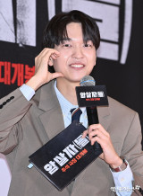 유재필 '하트 선물'[엑's HD포토]