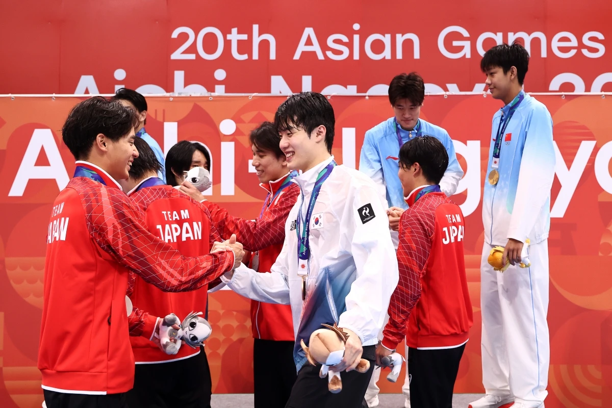 황선우, 김우민, 김준우(이상 강원특별자치도청), 이호준(제주시청)으로 구성된 한국 경영 남자대표팀이 21일 일본 도쿄 아쿠아틱스센터에서 열린 2026 아이치·나고야 아시안게임 수영 경영 남자 계영 800m 결승에서 7분06초76의 기록으로 동메달을 획득했다. 연합뉴스