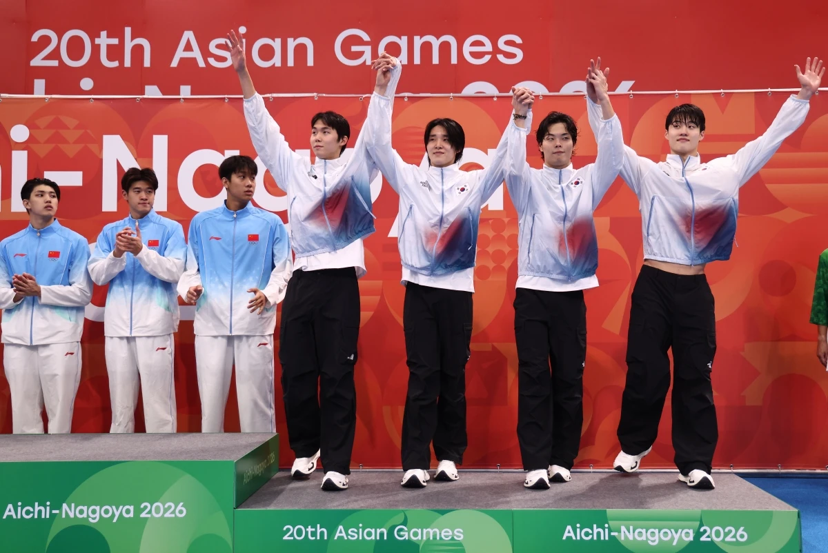 황선우, 김우민, 김준우(이상 강원특별자치도청), 이호준(제주시청)으로 구성된 한국 경영 남자대표팀이 21일 일본 도쿄 아쿠아틱스센터에서 열린 2026 아이치·나고야 아시안게임 수영 경영 남자 계영 800m 결승에서 7분06초76의 기록으로 동메달을 획득했다. 연합뉴스