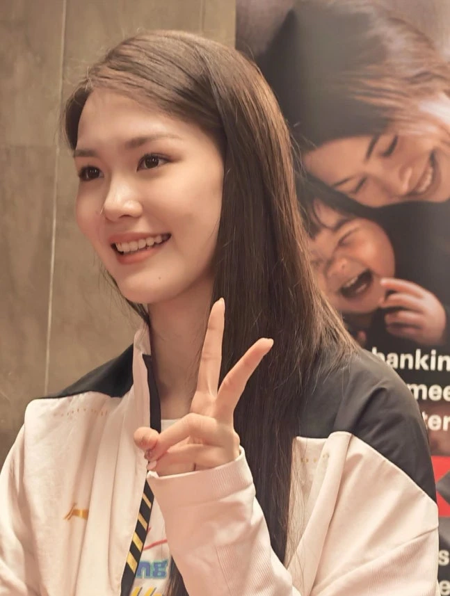 라차녹 인타논(세계랭킹 5위)의 뒤를 이어 차세대 태국 여자 배드민턴 스타가 될 것으로 기대를 모은 피차몬 오파트니푸스(세계랭킹 18위)가 2026 아이치·나고야 아시안게임을 앞두고 진행한 도핑 검사에서 금지약물 양성 반응이 나와 잠정 출장정지 처분을 받으면서 대회 참가 여부가 불투명해졌다. 태국 여자 배드민턴 대표팀은 22일 중국과의 8강전을 앞두고 날벼락을 맞았다. 사진 피차몬 SNS