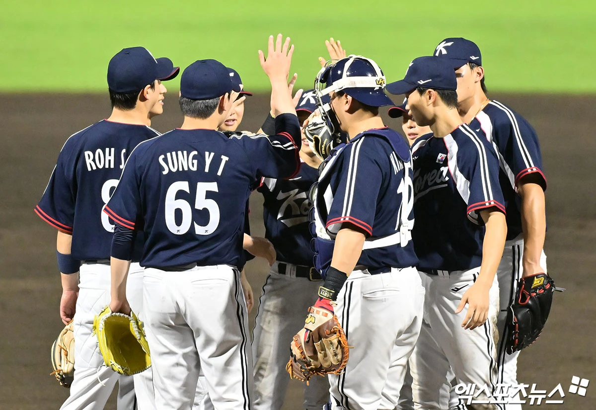 류지현 감독이 이끄는 대한민국 야구 국가대표팀이 22일 일본 아이치현 도요하시 시민구장에서 열린 2026 아이치·나고야 아시안게임 조별리그 B조 2차전에서 팀 퍼펙트 게임 달성과 함께 홍콩을 13-0으로 완파했다. 사진 김한준 기자