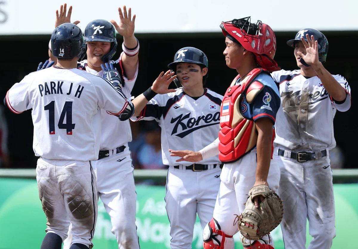 류지현 감독이 이끄는 대한민국 야구 국가대표팀이 23일 일본 아이치현 오카자키 종합공원 야구장에서 열린 2026 아이치·나고야 아시안게임 조별리그 B조 3차전에서 태국을 18-0 콜드게임(Called Game)으로 이겼다. 사진 연합뉴스