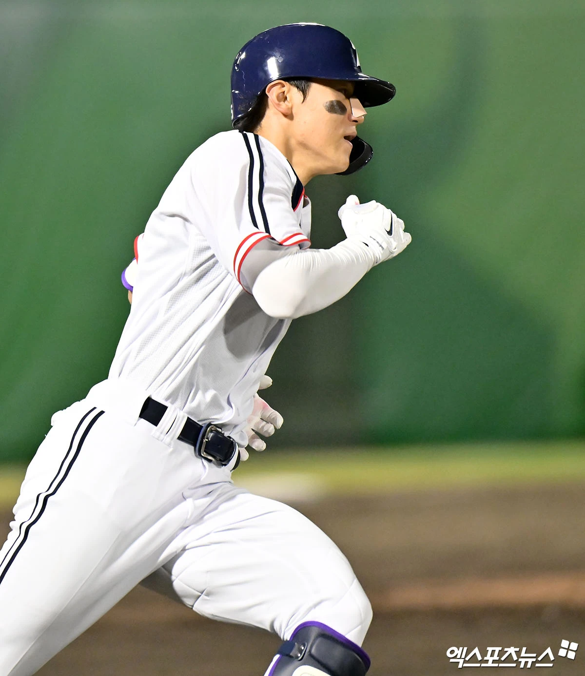 대한민국 야구 국가대표팀 내야수 김도영이 23일 일본 아이치현 오카자키 종합공원 야구장에서 열린 2026 아이치·나고야 아시안게임 조별리그 B조 3차전에서 안타를 기록했다. 사진 엑스포츠뉴스 DB