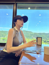 "벗으면 장난 아니다"라더니…홍진영, 초밀착 의상 속 남다른 볼륨감