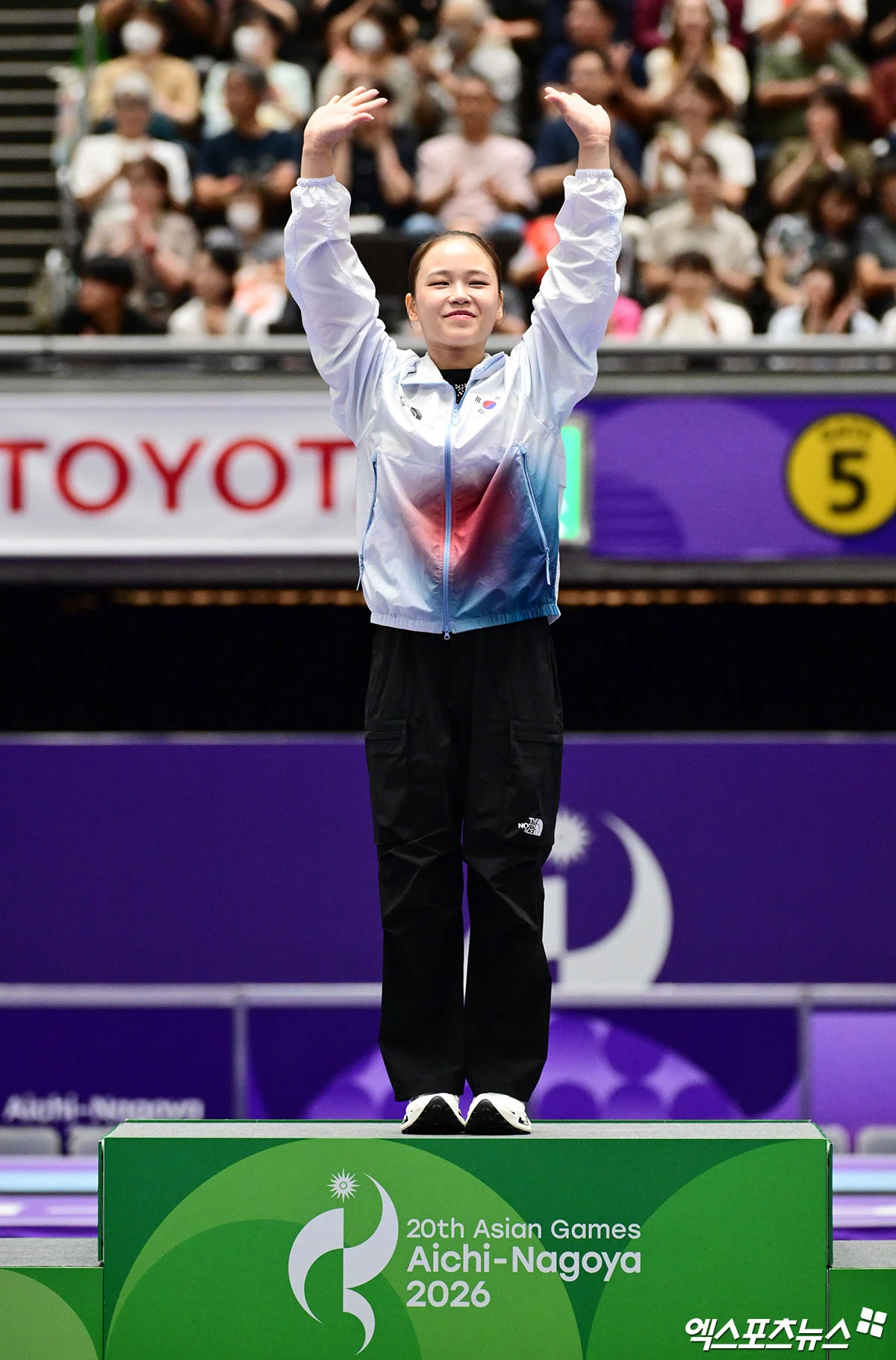 한국 여자 기계체조의 간판 여서정이 24일 일본 아이치현 나고야시 종합체육관에서 열린 2026 아이치·나고야 아시안게임 기계체조 여자 도마 결승에서 1, 2차 시기 평균 14.483점을 기록, 전체 8명의 출전 선수 중 1위에 오르며 개인 통산 두 번째 아시안게임 금메달을 손에 넣었다. 사진 박지영 기자