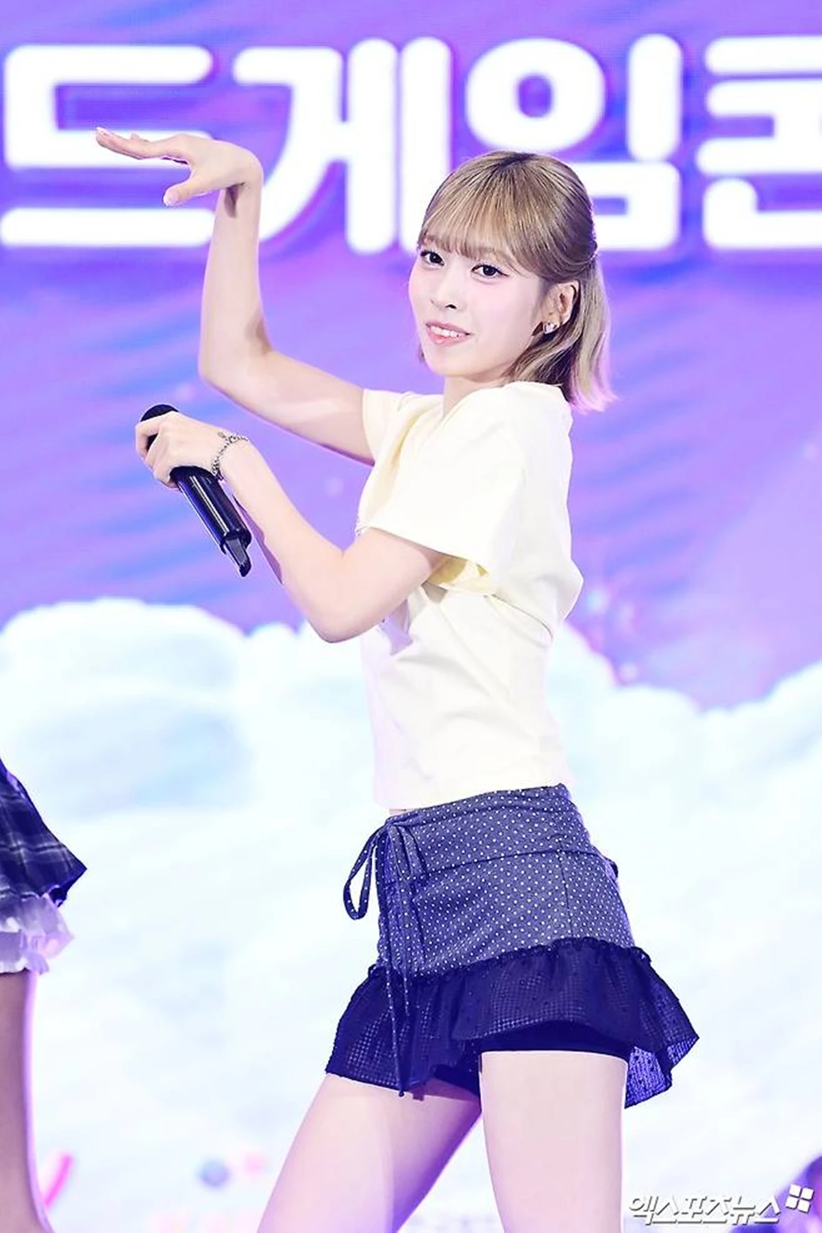그룹 리센느 메이, 대학 축제 무대 중 의상 돌발 상황 발생
