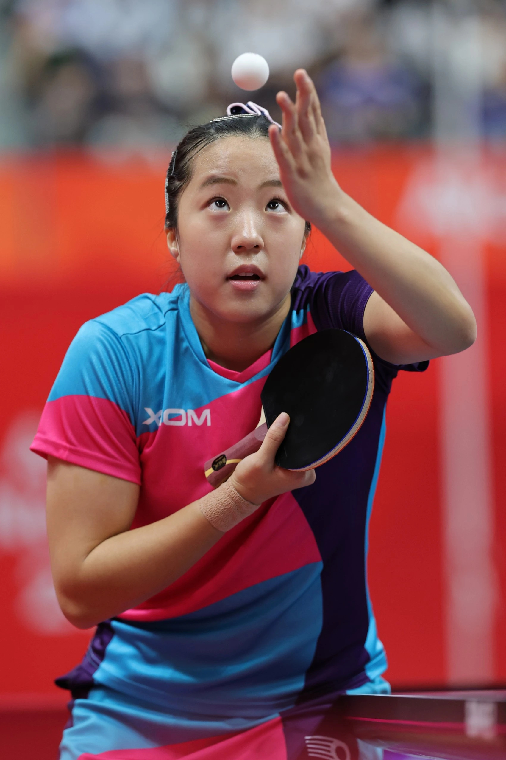 신유빈(대한항공·세계 11위)이 2026 아이치·나고야 하계아시안게임 여자단식 8강에 올랐다. 신유빈은 26일 일본 아이치현 도요타시의 스카이홀에서 열린 대회 탁구 여자단식 16강에서 마루에시 아카셰바(카자흐스탄·세계 115위)를 상대해 게임스코어 4-0으로 완파했다. 신유빈은 3년 전 열린 2022 항저우 대회에서 여자단식 동메달을 거머쥐었다. 이번 대회를 통해 2회 연속 입상을 노린다. 연합뉴스