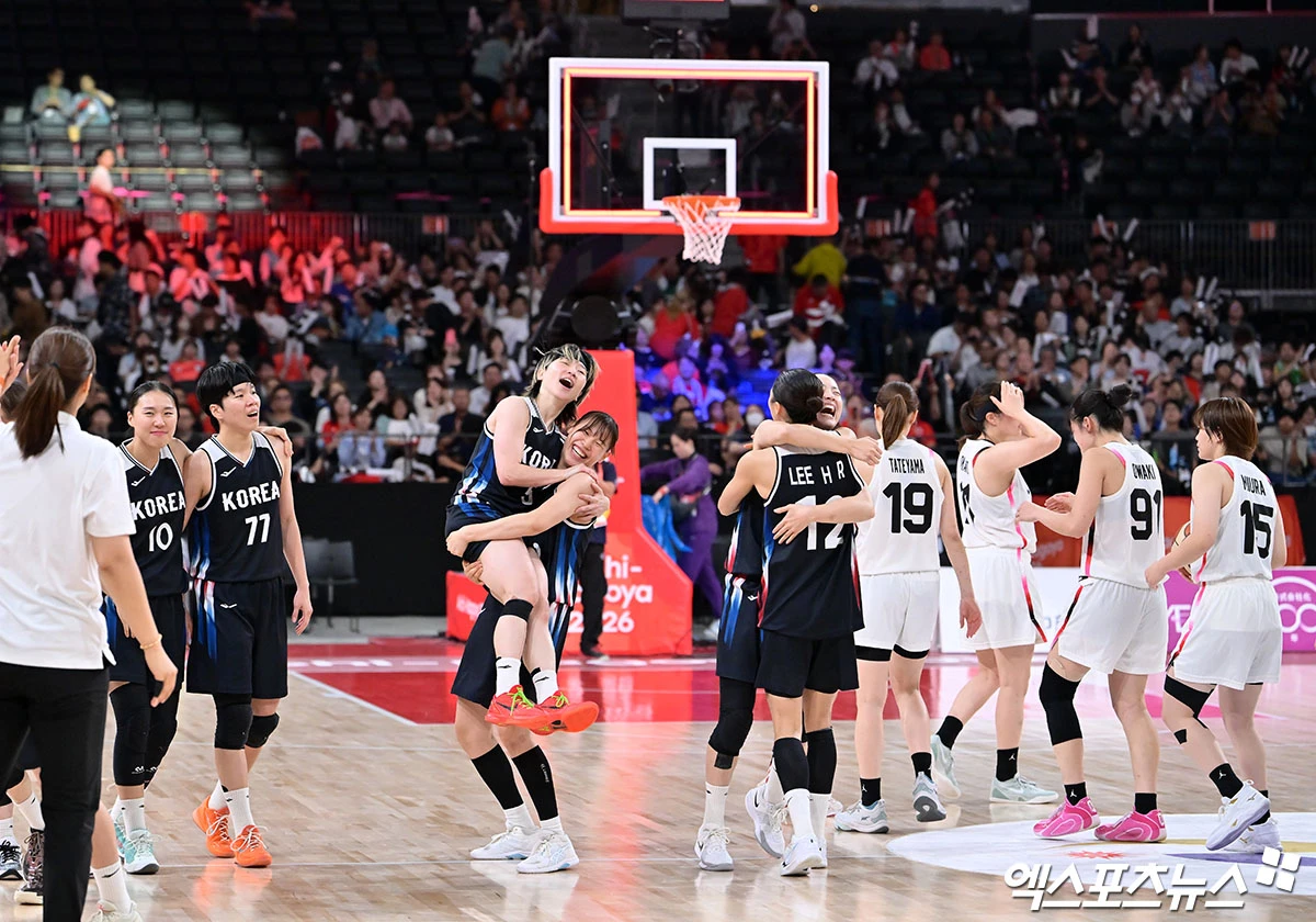 26일 일본 나고야 IG 아레나에서 열린 '2026 아이치·나고야 아시안게임' 여자농구 대한민국과 일본의 결승전 경기, 대한민국이 일본에 75:70으로 승리하며 금메달을 획득헀다. 대한민국 선수들이 기뻐하고 있다. 일본 나고야, 김한준 기자