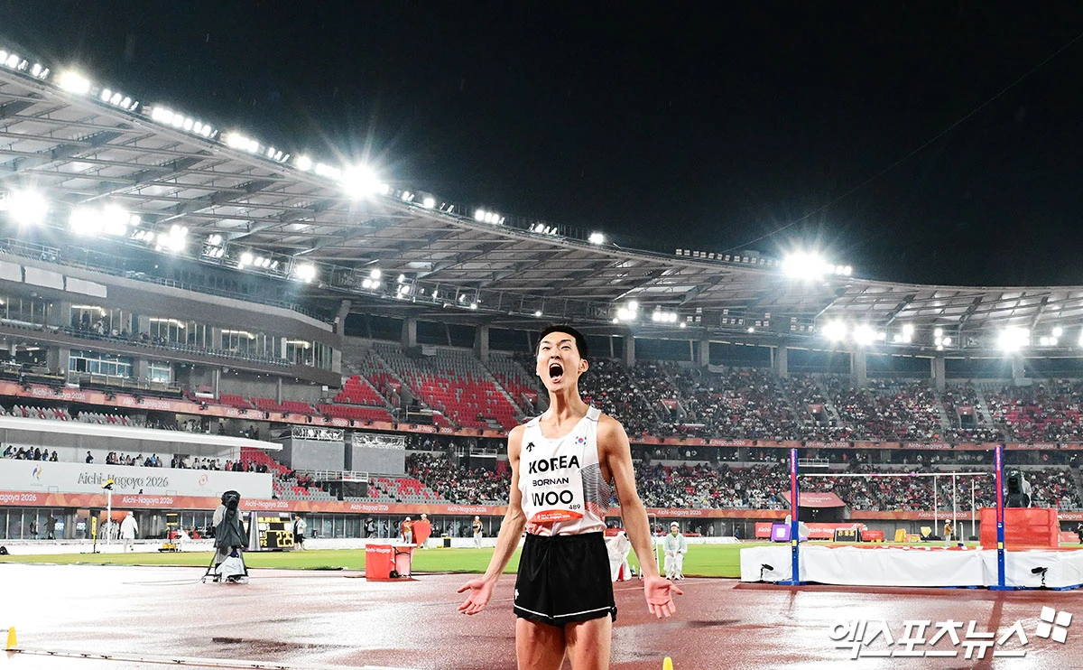 27일 일본 나고야 미즈호공원 육상경기장에서 열린 '2026 아이치·나고야 아시안게임' 남자 높이뛰기 결선에 출전한 대한민국 우상혁이 2m22를 기록하며 전체 14명 중 최종 3위로 동메달을 획득했다. 우상혁이 경기를 준비하며 포효하고 있다. 일본 나고야, 박지영 기자