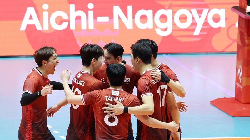 이사나예 라미레스 감독이 이끄는 대한민국 남자 배구 국가대표팀이 28일 일본 아이치현 고마키의 파크 아레나 고마키에서 열린 2026 아이치·나고야 아시안게임 조별리그 B조 2차전에서 대만을 꺾고 8강 토너먼트 진출에 성공했다. 사진 연합뉴스