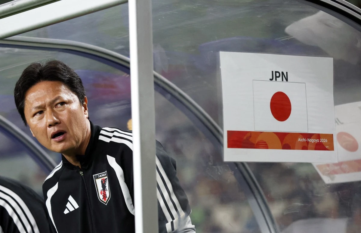 아시안게임 남자 축구 4연패에 도전하는 한국 축구가 결승전에서 3회 연속 한일전을 치르게 됐다. 이민성 감독이 이끄는 대한민국 아시안게임 남자 축구 대표팀 감독은 30일 일본 오사카의 나가이 스타디움에서 열린 중국과의 2026 아이치∙나고야 하계아시안게임 축구 남자 준결승전에서 선제골을 내줬지만, 이영준(그라스호퍼 취리히)의 동점골로 균형을 맞췄고 배준호(스토크시티)의 극적인 헤더 역전 골로 2-1로 승리했다. 이민성호는 이번 대회 준결승에서 중국을 제압하며 4회 연속 대회 결승진출을 노렸다. 2014 인천 대회를 시작으로 2018 자카르타-팔렘방, 2022 항저우(1년 순연 개최) 대회 3연패를 달성한 한국 남자 축구는 4연패 도전에 중국전이 처음으로 위기였다. 그러나 유럽파 공격수 이영준과 배준호가 연달아 엄지성(스완지시티)의 도움을 받아 연속 골을 터뜨리면서 중국을 넘어 결승전으로 향했다. 연합뉴스