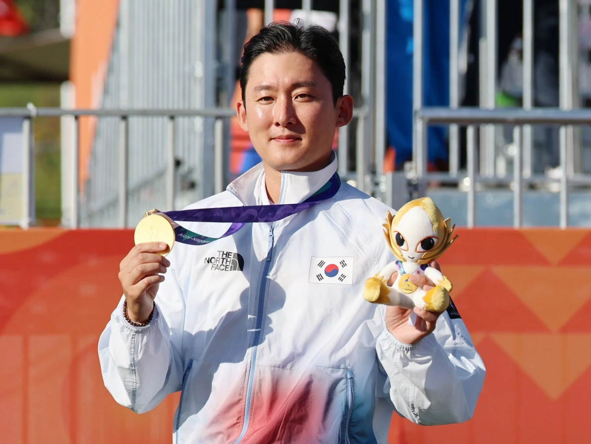한국 양궁 새 역사를 쓴 김종호(현대제철)가 경기 당일 점심까지도 컨디션 난조를 겪었었다고 밝혔다. 김종호가 1일 일본 아이치현 오카자키시에 있는 오카자키 중앙종합공원 다목적광장에서 열린 2026 아이치·나고야 아시안게임 양궁 컴파운드 남자 개인전 결승전에서 창청웨이(대만)에 149-145(29-28 30-29 30-29 30-29 30-30)로 승리했다. 이로써 김종호는 아시안게임 한국 양궁 컴파운드 남자 개인전 역사상 최초로 금메달을 달성하게 됐다. 연합뉴스