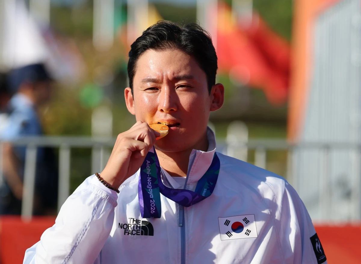 한국 양궁 새 역사를 쓴 김종호(현대제철)가 경기 당일 점심까지도 컨디션 난조를 겪었었다고 밝혔다. 김종호가 1일 일본 아이치현 오카자키시에 있는 오카자키 중앙종합공원 다목적광장에서 열린 2026 아이치·나고야 아시안게임 양궁 컴파운드 남자 개인전 결승전에서 창청웨이(대만)에 149-145(29-28 30-29 30-29 30-29 30-30)로 승리했다. 이로써 김종호는 아시안게임 한국 양궁 컴파운드 남자 개인전 역사상 최초로 금메달을 달성하게 됐다. 연합뉴스