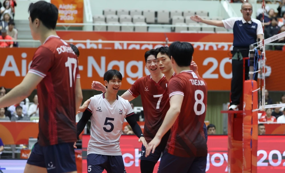 한국 남자 배구 대표팀이 2일 오카자키 중앙종합공원 체육관에서 열린 2026 아이치·나고야 아시안게임 남자 배구 순위결정전에서 인도에 세트스코어 1-3(16-25 20-25 25-23 23-25)으로 패배했다. 연합뉴스