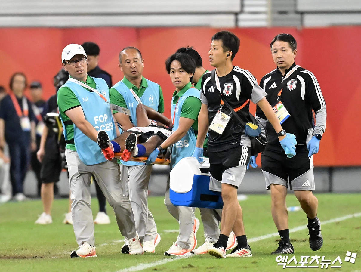대한민국 남자 축구가 아시안게임 4연패 대업을 달성했다.   이민성 감독이 이끄는 대한민국 아시안게임 남자 축구 대표팀이 3일 일본 아이치현 도요타시에 있는 도요타 스타디움에서 열린 일본과의 2026 아이치∙나고야 하계아시안게임 축구 결승전에서 엄지성의 결승 골로 1-0으로 승리했다.   이 승리로 한국은 2014 인천 대회부터 이어진 아시안게임 남자 축구 4연패에 성공했다. 인천 대회를 시작으로 2018 자카르타∙팔렘방 대회, 2022 항저우 대회(1년 순연 개최)로 이어지는 연속 우승 기록을 올해까지 12년으로 늘렸다. 일본 도요타, 김한준 기자