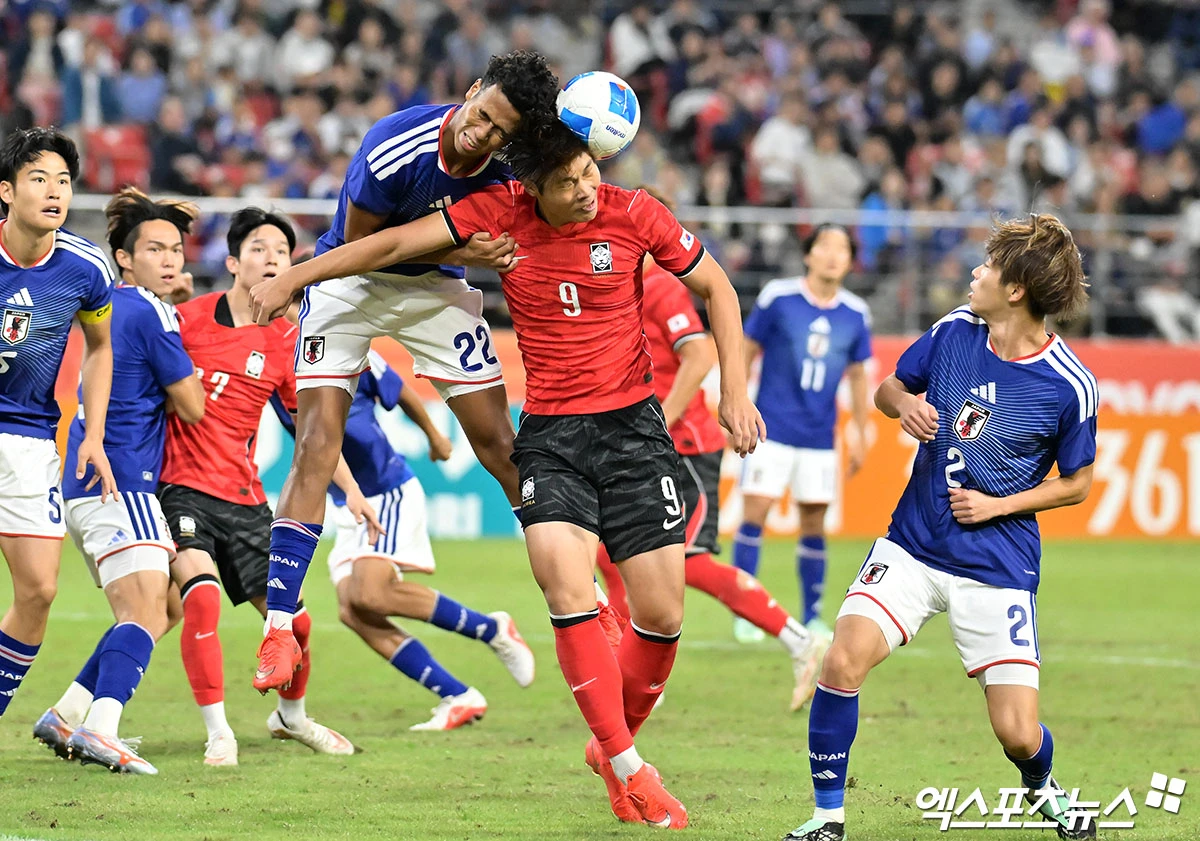 대한민국 남자 축구가 아시안게임 4연패 대업을 달성했다.   이민성 감독이 이끄는 대한민국 아시안게임 남자 축구 대표팀이 3일 일본 아이치현 도요타시에 있는 도요타 스타디움에서 열린 일본과의 2026 아이치∙나고야 하계아시안게임 축구 결승전에서 엄지성의 결승 골로 1-0으로 승리했다.   이 승리로 한국은 2014 인천 대회부터 이어진 아시안게임 남자 축구 4연패에 성공했다. 인천 대회를 시작으로 2018 자카르타∙팔렘방 대회, 2022 항저우 대회(1년 순연 개최)로 이어지는 연속 우승 기록을 올해까지 12년으로 늘렸다. 일본 도요타, 김한준 기자