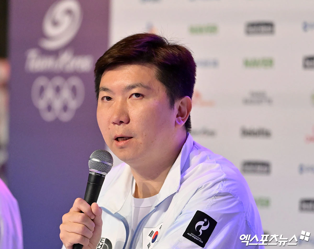유승민 대한체육회장이 지난 4일 일본 나고야의 코리아 하우스에서 열린 아이치·나고야 아시안게임 결산 기자회견에 참석해 발언하고 있는 모습. 사진 김한준 기자