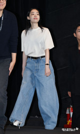김민하 '뼈말라 쏙 감춘 루즈핏 청바지'[엑's HD포토]
