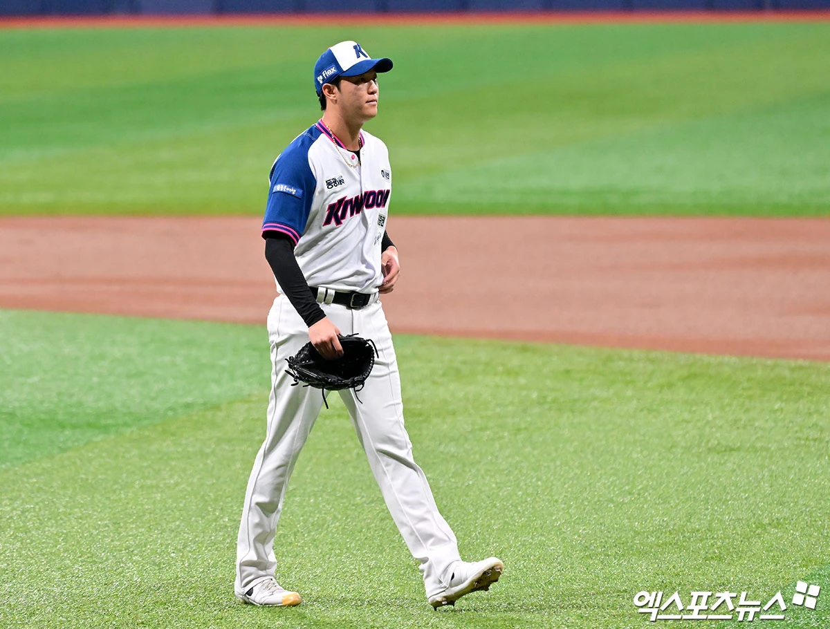 2018년 휘문고를 졸업하고 키움 히어로즈에 입단했던 안우진. 당시 계약금 6억원이라는 거액을 받아 화제를 모았다. 사진 엑스포츠뉴스 DB
