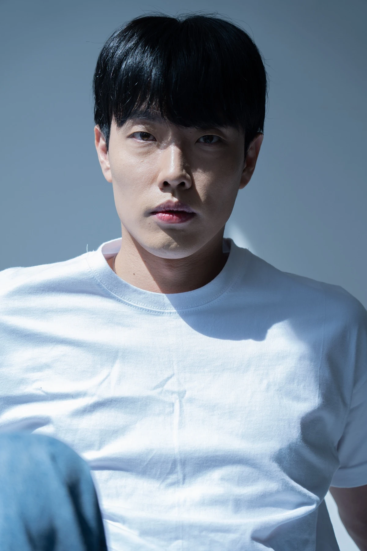 [단독] 김희수, '양구 군인 폭행 사건'에 분노..."경악 금치 못해, 아직도... - 뉴스 썸네일 이미지