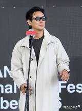 주지훈 '왼손 약지에 반지 부담 됐나? 갈아 낀 패션반지[엑's HD포토]