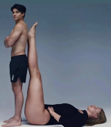 '206cm' 배구 미녀 압도적! 다리 길이가 미쳤다 "사람 한 명 크기"…알고 보니 '키 213cm' NBA 2회 우승 센터 딸