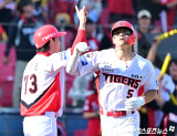 김도영 멀티홈런 대폭발! KIA가 먼저 웃었다!…네일 7이닝 역투→'2실책' LG 5-1 제압 [준PO1:스코어]