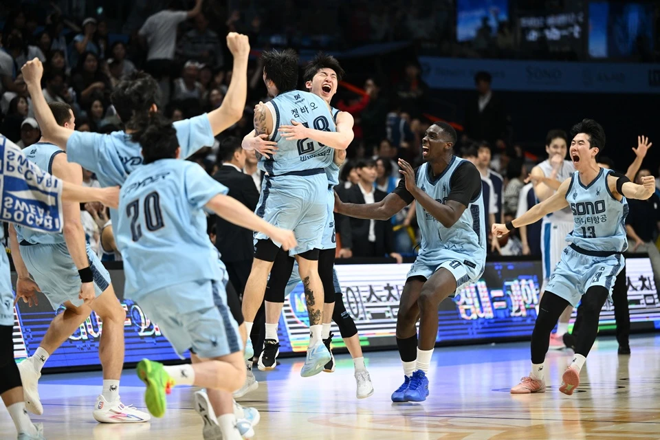 이정현 역전 위닝 3점포! 소노, KCC 꺾고 3연승…삼성, 개막 7연승 신기록
