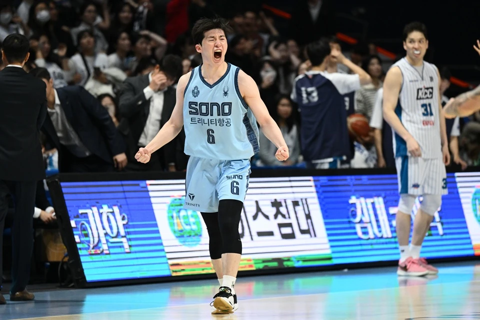 Lee Jung-hyun hits buzzer-beater to lead Sono to 97-96 win over KCC
