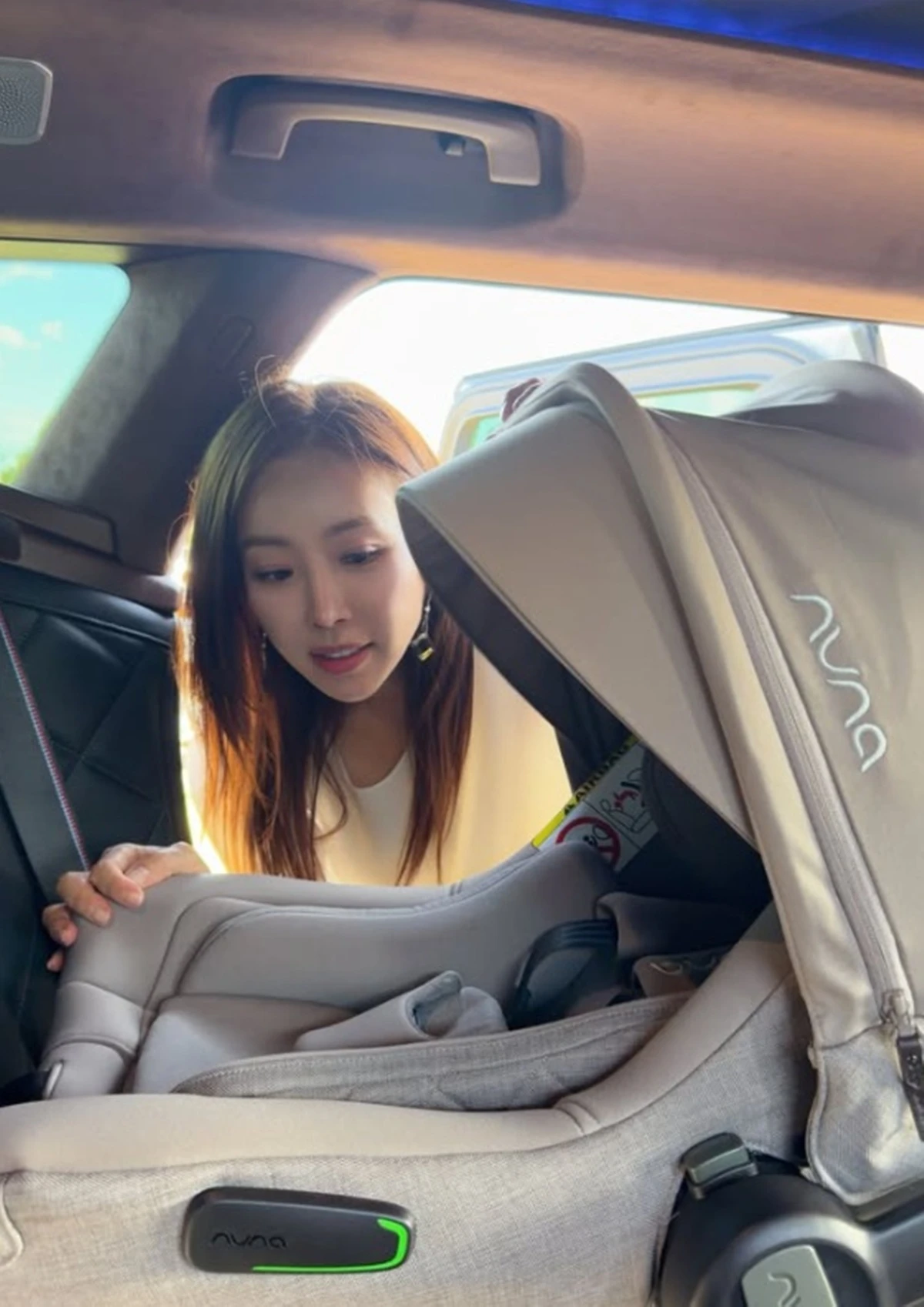 한다감, 47세에 얻은 아들 위해 카시트 설치…“설렘 가득”